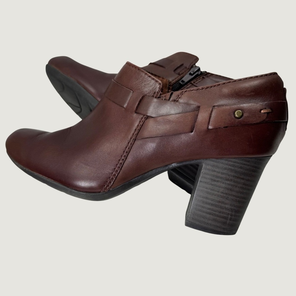 Clarks Ankle Bootie Shootie Women 7.5M Brown Leather Comfort Classic Office